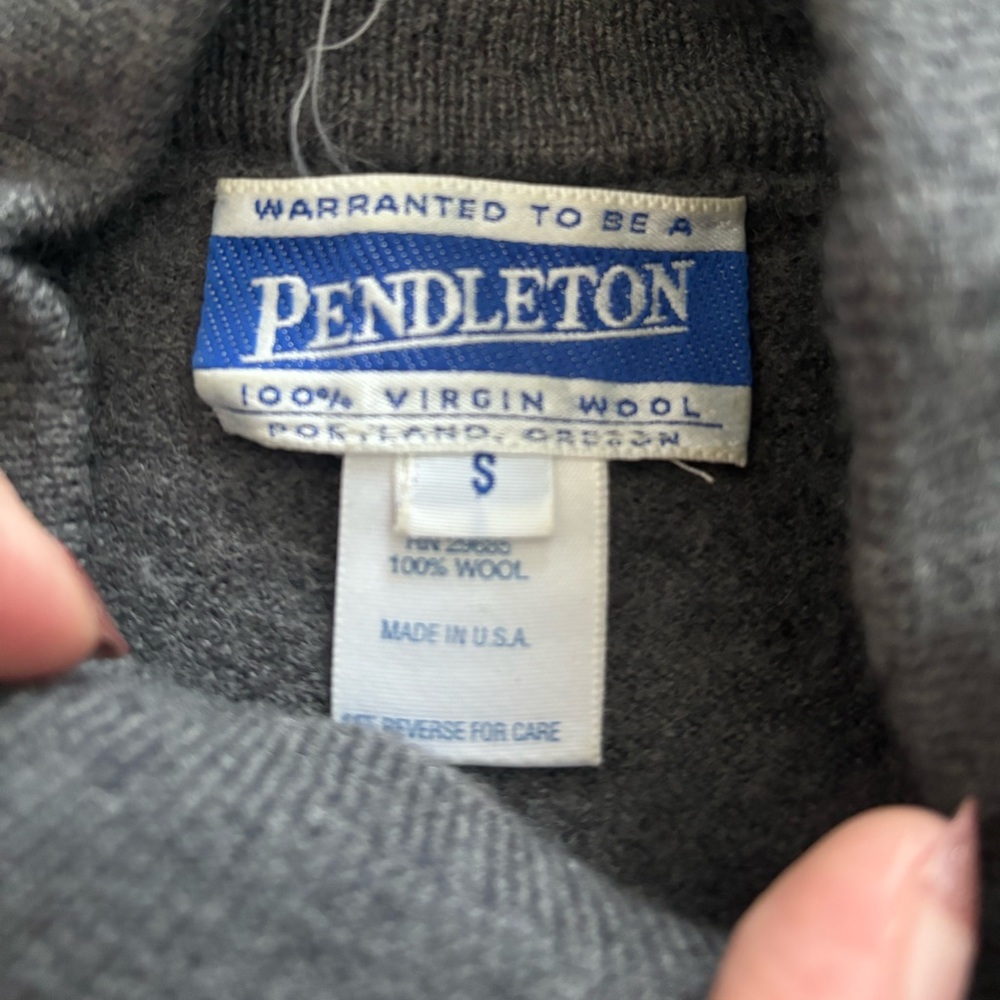 Women’s S Pendleton Wool Crop Turtleneck